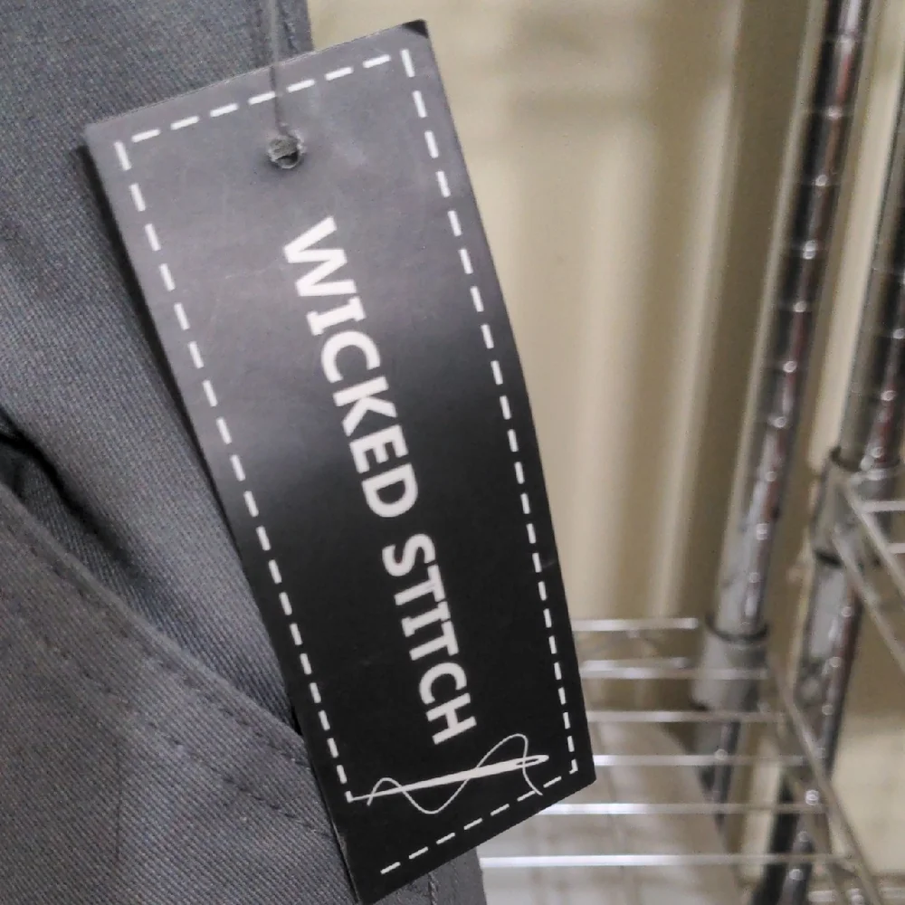 Men's Gray Cargo Shorts with Belt - Picture 2 of 4